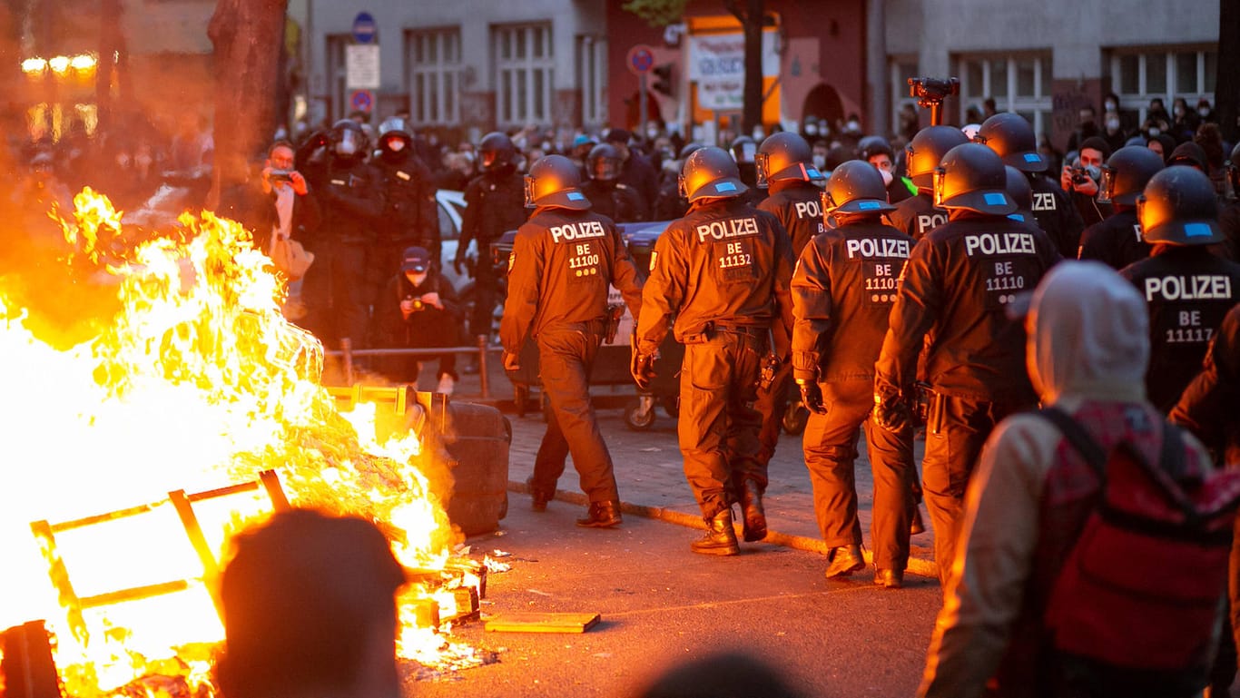 Auseinandersetzung zwischen Polizei und Demonstranten am 1. Mai: Auch soziale Ungleichheit sorgt zunehmend für Wut in der Bevölkerung.