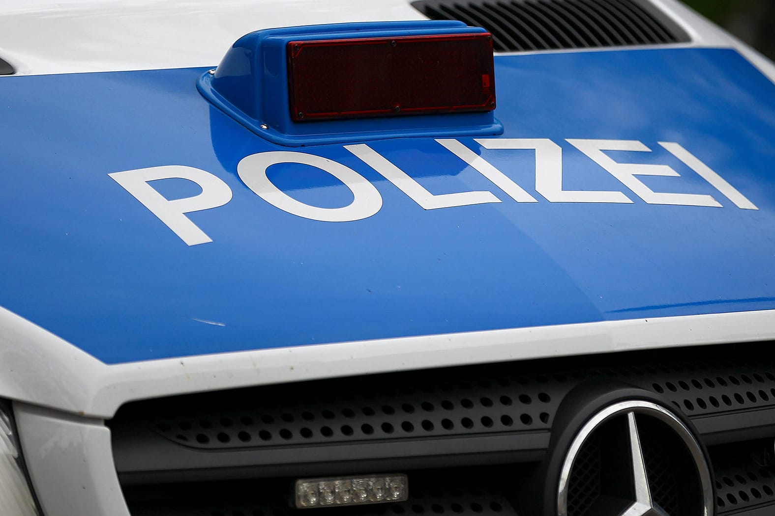 Einsatzfahrzeug der Polizei München: Zum neunten Bayern-Titel in Folge gab es einen kleinen Scherz.