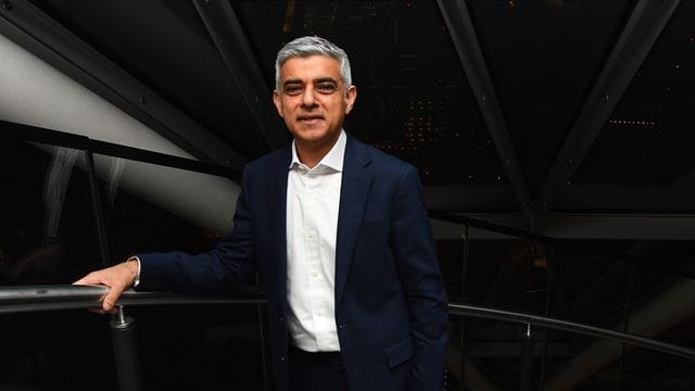 Auch auf nationaler Ebene ein Erfolg für Labour: Londons Bürgermeister Sadiq Khan bleibt im Amt. Auch auf nationaler Ebene ein Erfolg für Labour: Londons Bürgermeister Sadiq Khan bleibt im Amt.