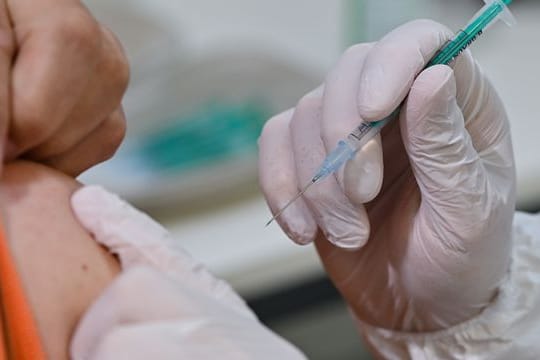 Gute Nachrichten für Geimpfte und Genesene: Ab sofort gelten für sie weniger Einschränkungen.