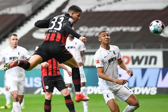 André Silva vermeidet ein klares Bekenntnis zu Champions-League-Anwärter Eintracht Frankfurt.