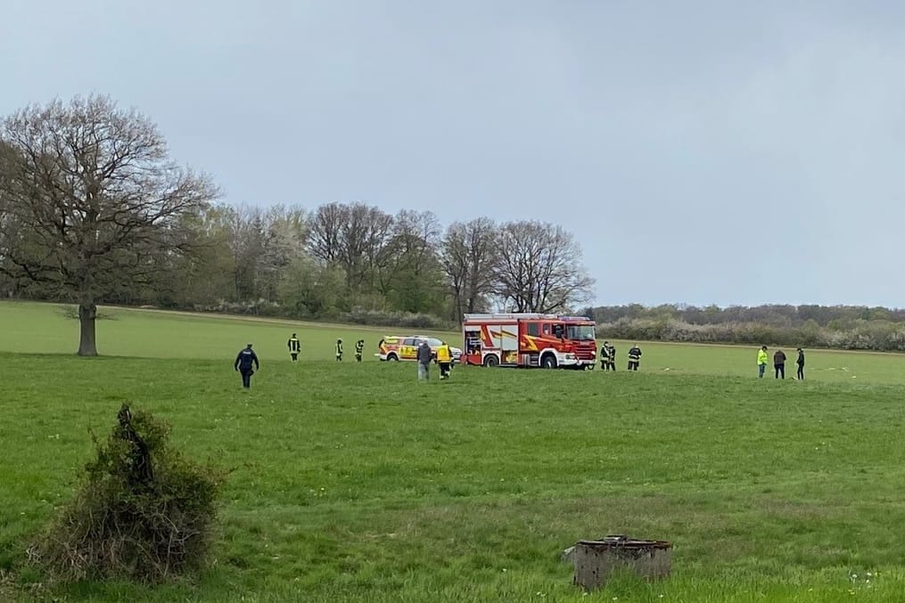 Horn-Bad Meinberg: Einsatzkräfte an der Absturzstelle eines Segelfliegers.