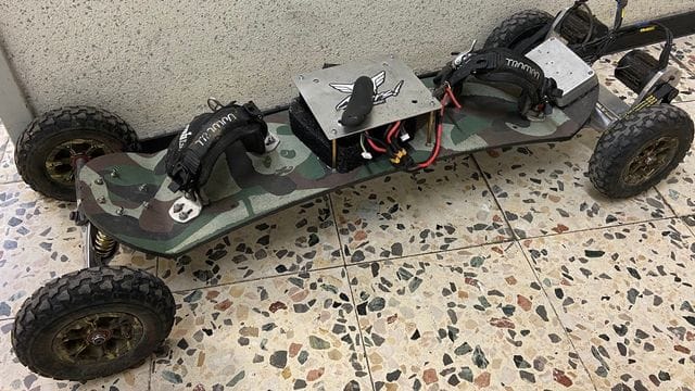 Das Skateboard gilt laut Polizei rechtlich als Kraftfahrzeug.