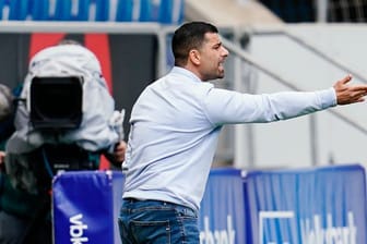Schalke setzt weiter auf Trainer Dimitrios Grammozis.