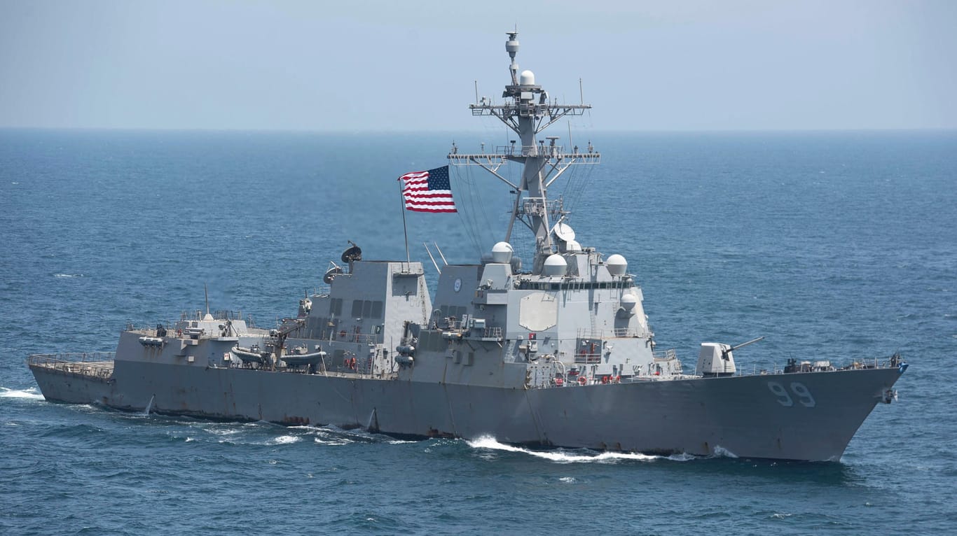 Schiff der US-Marine im Arabischen Meer: Der Iran wird hinter der Lieferung vermutet (Symbolbild).
