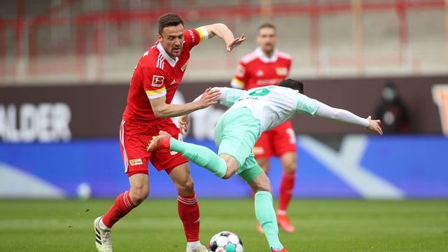 Christian Gentner (l) wird den 1. Christian Gentner (l) wird den 1.