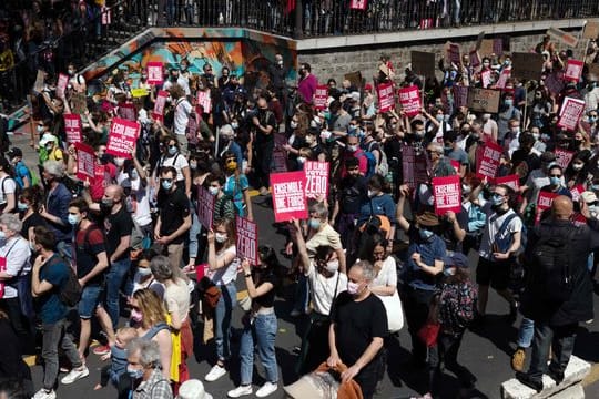 Protest in Paris gegen das aus Sicht der Demonstranten unzureichende Klimaschutzgesetz der französischen Regierung.