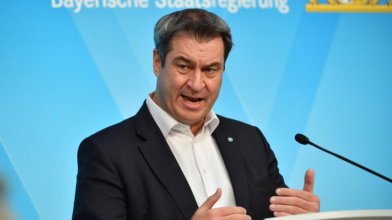 Markus Söder bei einer Pressekonferenz: Der bayerische Ministerpräsident erwartet bei der Bundestagswahl ein enges Rennen mit den Grünen.
