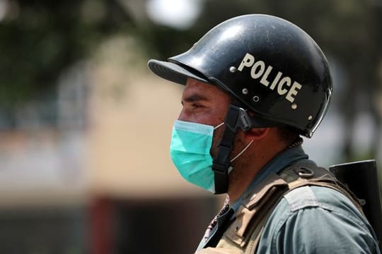 Ein Polizist in Kabul.