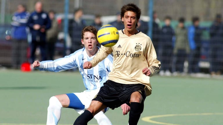 Münchner Derby in der U19: Der junge Sandro Wagner im Duell mit dem jungen Julian Nagelsmann, aufgenommen im Februar 2006. Zwei Jahre später beendet der heutige Leipzig-Trainer seine Spielerkarriere.