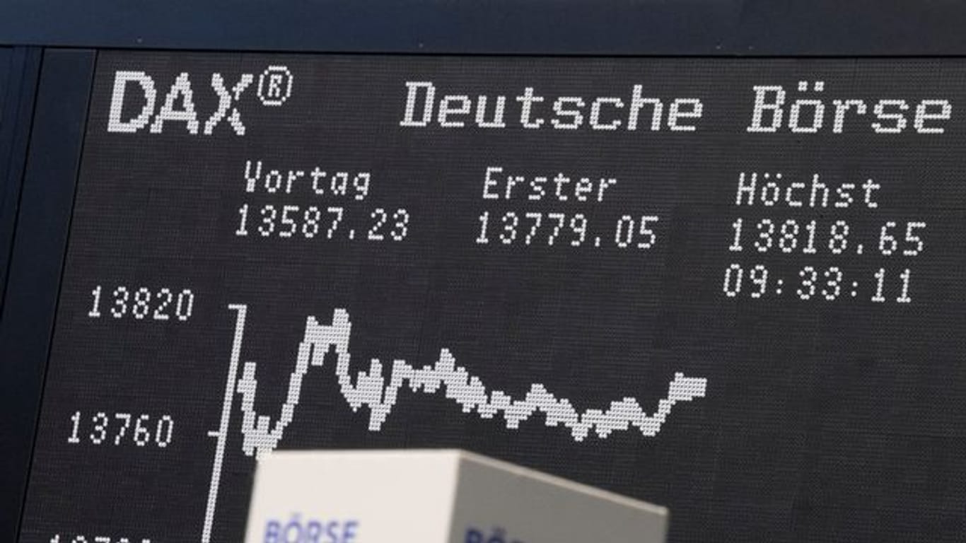 Die Menschen im Euroraum sind einer Analyse zufolge in Summe so reich wie nie - und am meisten gespart wird mit weitem Abstand in Deutschland.