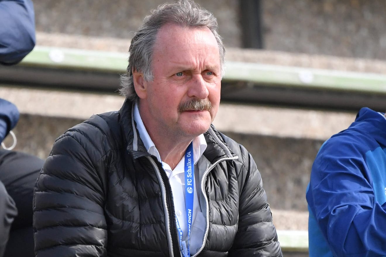 Neuer Job, aber nicht auf der Trainerbank: Legende Peter Neururer.