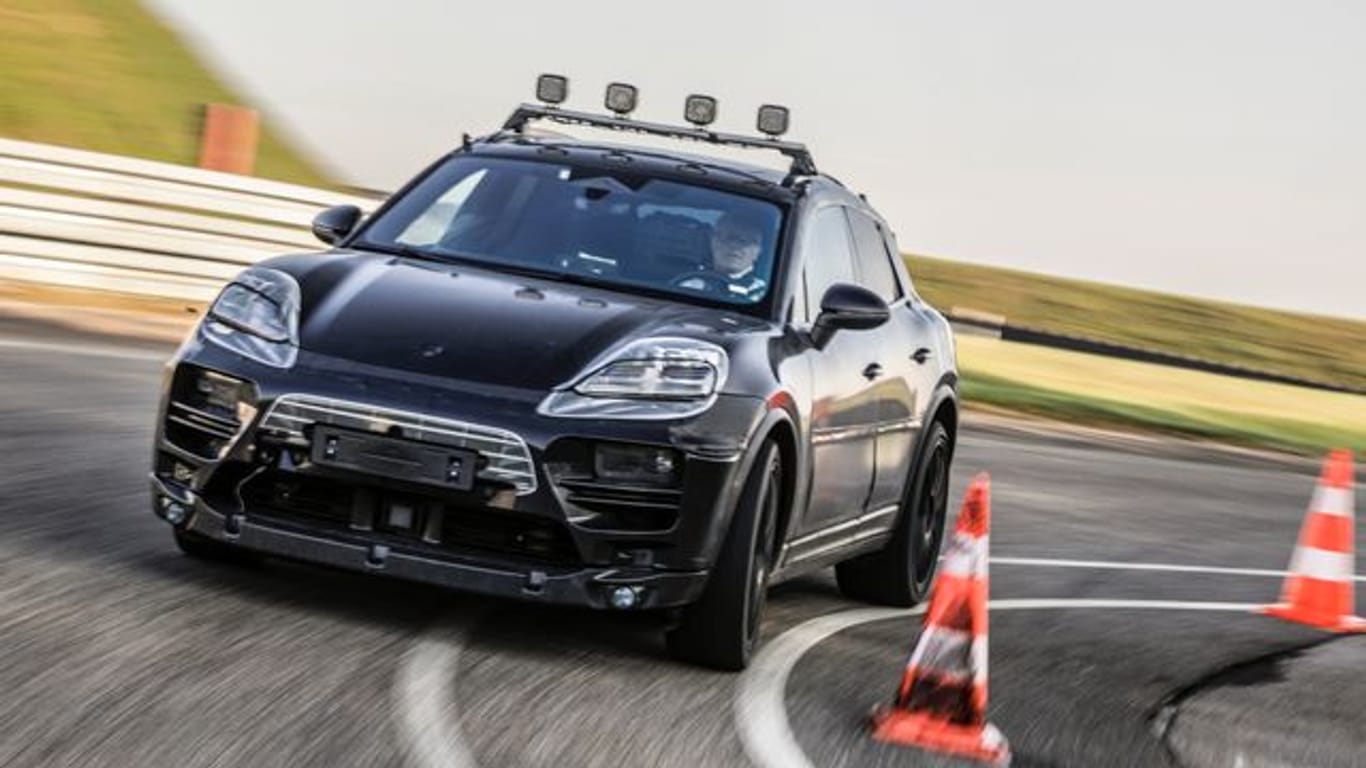 Porsche: Der Hersteller spult mit Prototypen viele Testkilometer ab.