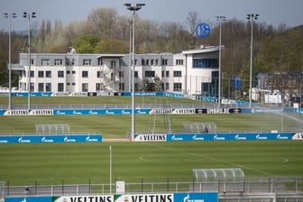 Nach einem positiven Corona-Schnelltest wurde das Schalke-Training abgesagt.