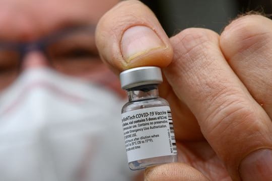 In den USA ist der Impfstoff von Biontech/Pfizer für Kinder und Jugendliche von 12 bis 15 Jahren zugelassen worden.