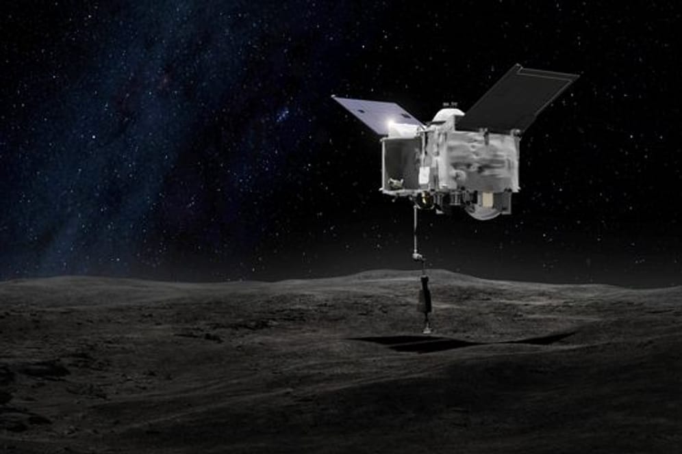 Diese von der NASA zur Verfügung gestellte Illustration zeigt die Nasa-Sonde "Osiris-Rex" auf dem Asteroiden Bennu.
