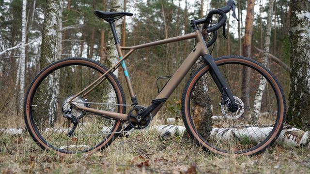 Das Grade ist das erste E-Gravelbike der amerikanischen Marke GT, die vor allem mit BMX-Rädern bekannt wurde.