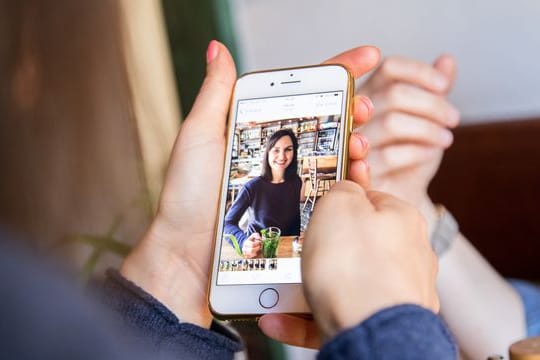 Wo und wann ein Foto aufgenommen worden ist, sollte nicht jeder wissen.