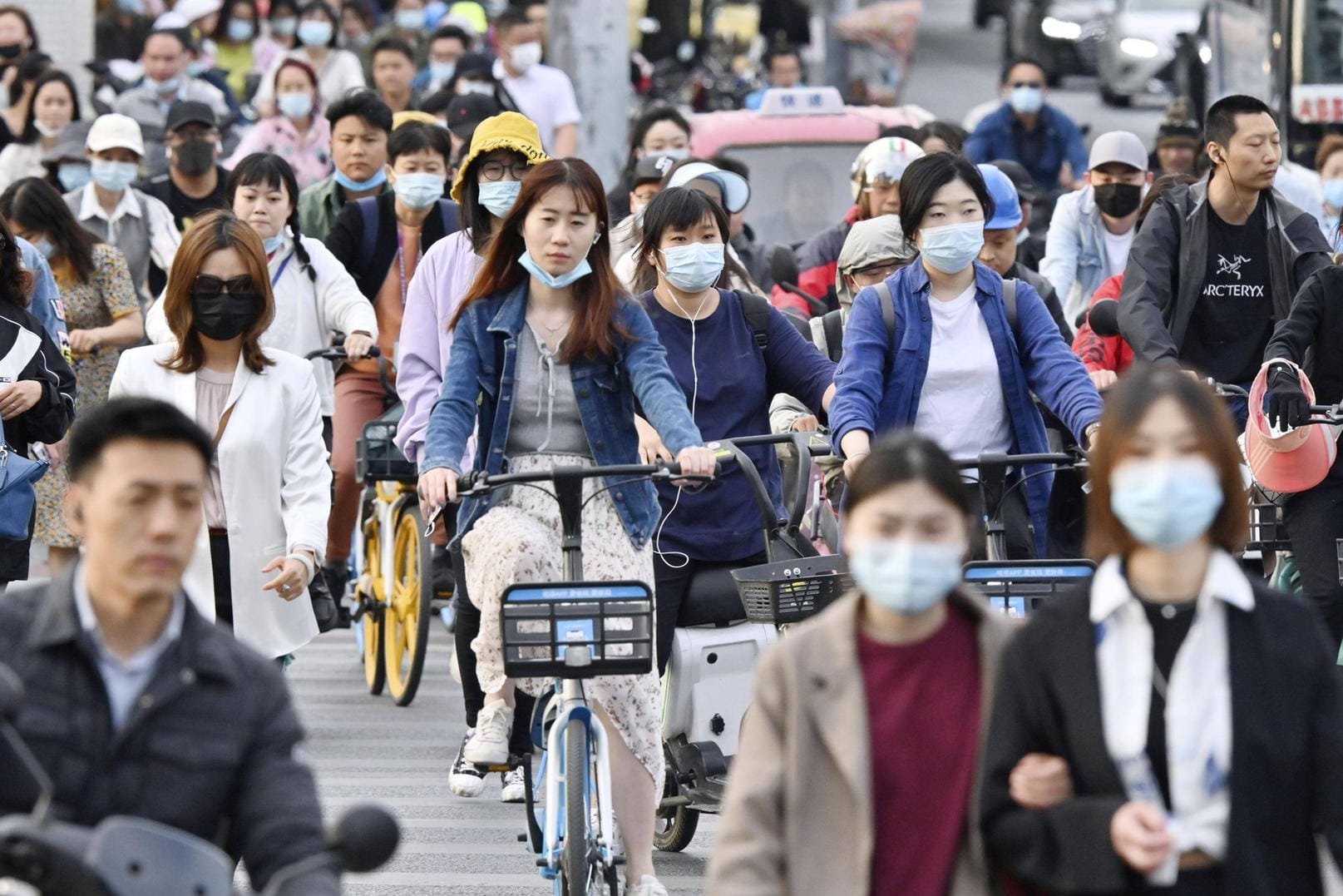 Fußgängerzone in Peking: Die Bevölkerung in China soll gewachsen sein.