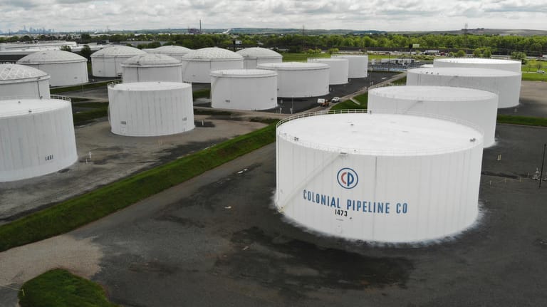 Colonial Pipeline Lagertanks (Symbolbild): Die größte Benzin-Pipeline in den USA soll nach einem Cyberangriff schrittweise wieder in den Dienst genommen und bis Ende der Woche weitgehend normal im Einsatz sein.