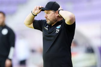 Steffen Baumgart (Archivbild): Der Trainer des SC Paderborn wird seinen im Sommer auslaufenden Vertrag nicht verlängern. Geht seine Karriere in Köln weiter?