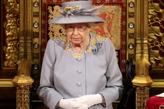 Königin Elizabeth II. hält eine Rede vom Thron im House of Lords im Palace of Westminster: Vieles ist dabei in diesem Jahr anders.