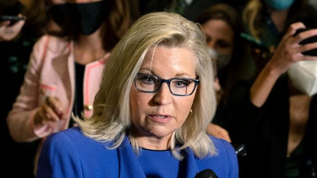 Liz Cheney, Republikanische Abgeordnete im US-Abgeordnetenhaus aus Wyoming, spricht mit Reportern. Liz Cheney, Republikanische Abgeordnete im US-Abgeordnetenhaus aus Wyoming, spricht mit Reportern.