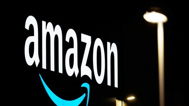 Der Schriftzug des Unternehmens Amazon.