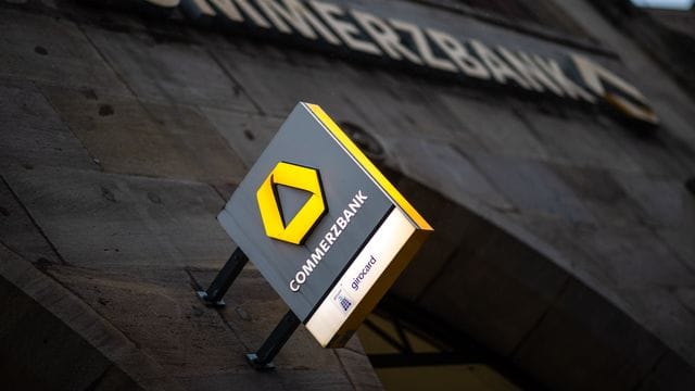Commerzbank-Logo (Symbolbild): Das Geldinstitut profitierte von guten Geschäften am Kapitalmarkt. Commerzbank-Logo (Symbolbild): Das Geldinstitut profitierte von guten Geschäften am Kapitalmarkt.