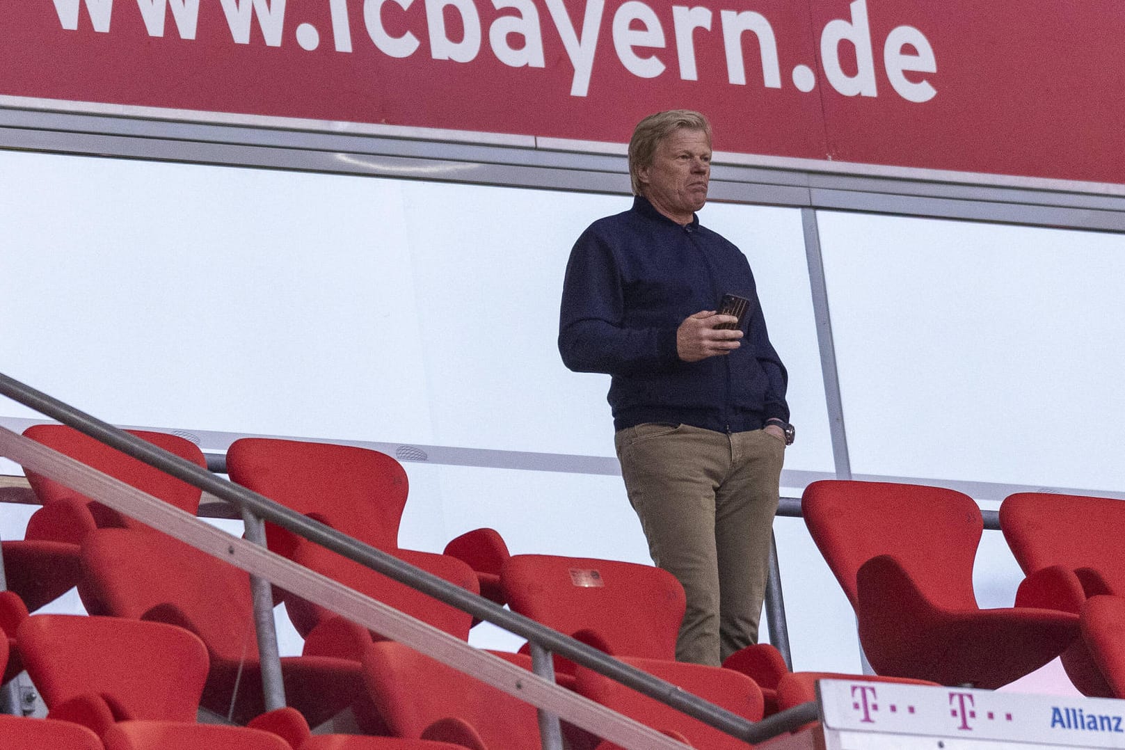 Fussball 1.German Soccer League FC BAYERN MUENCHEN - BORUSSIA MOENCHENGLADBACH 6-0 Oliver KAHN, future FCB CEO, in the m