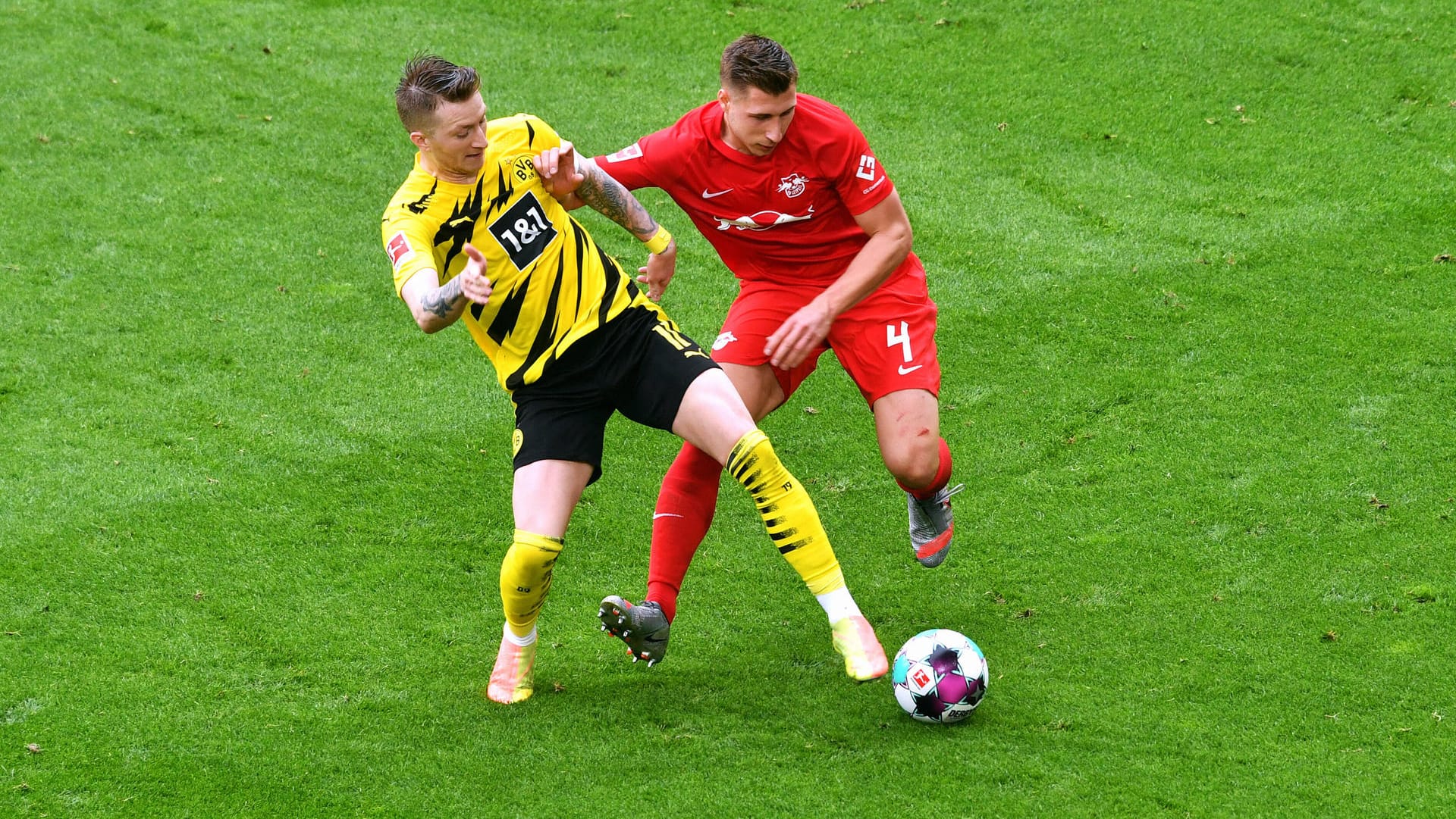 Leipzig gegen den BVB im Pokalfinale: Hier kämpfen Reus (l.) und Orban im Ligaduell um den Ball.