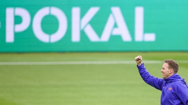 Leipzigs Trainer Julian Nagelsmann hofft auf einen Erfolg im Pokalfinale gegen den BVB. Leipzigs Trainer Julian Nagelsmann hofft auf einen Erfolg im Pokalfinale gegen den BVB.