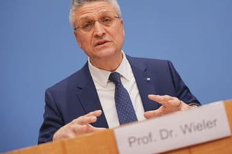 Lothar Wieler, Präsident des Robert Koch-Instituts (RKI) , warnt weiter vor dem Corona-Virus.