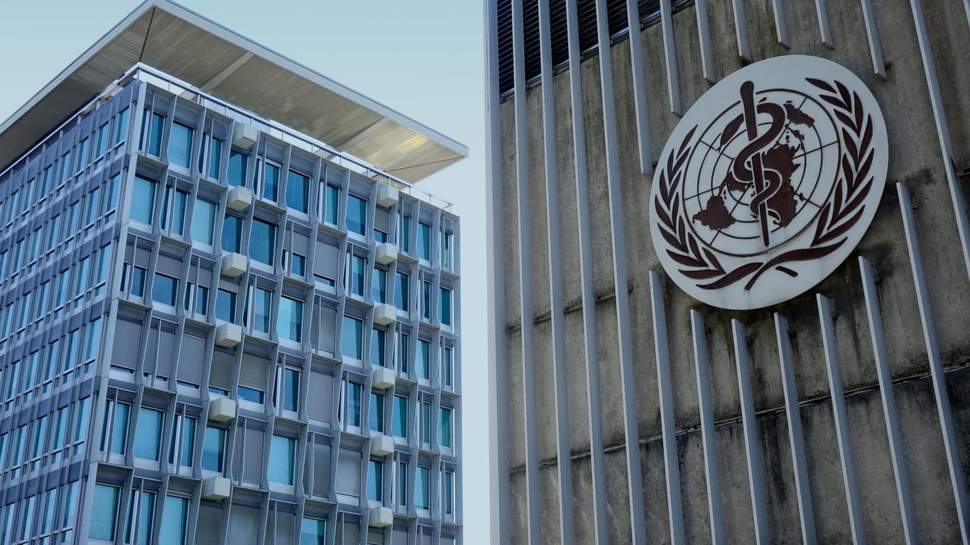 Gebäude der WHO in Genf: Die WHO hat den Experten nach zu lang auf die Verharmlosung der Situation durch China gehört.