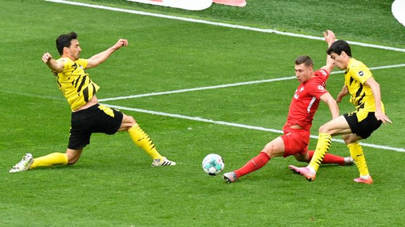 Begegnung zwischen Borussia Dortmund und RB Leipzig am 32.