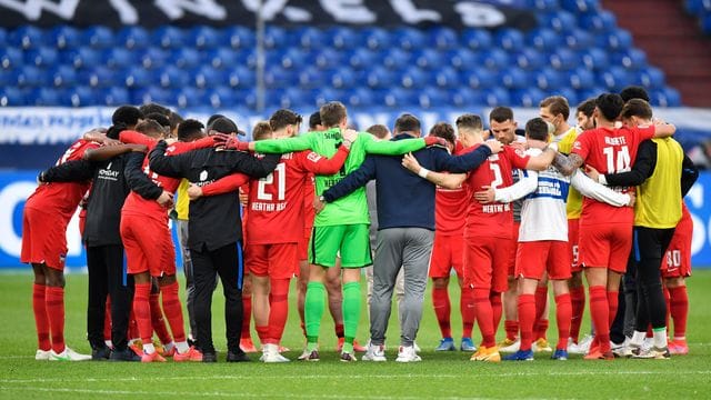 Hertha BSC machte mit dem Sieg auf Schalke einen großen Schritt Richtung Klassenerhalt. Hertha BSC machte mit dem Sieg auf Schalke einen großen Schritt Richtung Klassenerhalt.