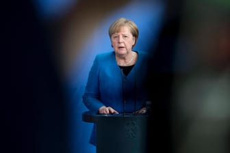 Angela Merkel auf einer Pressekonferenz: Die Bundesnotbremse hat auch die Dauerpräsenz der Kanzlerin ausgebremst.