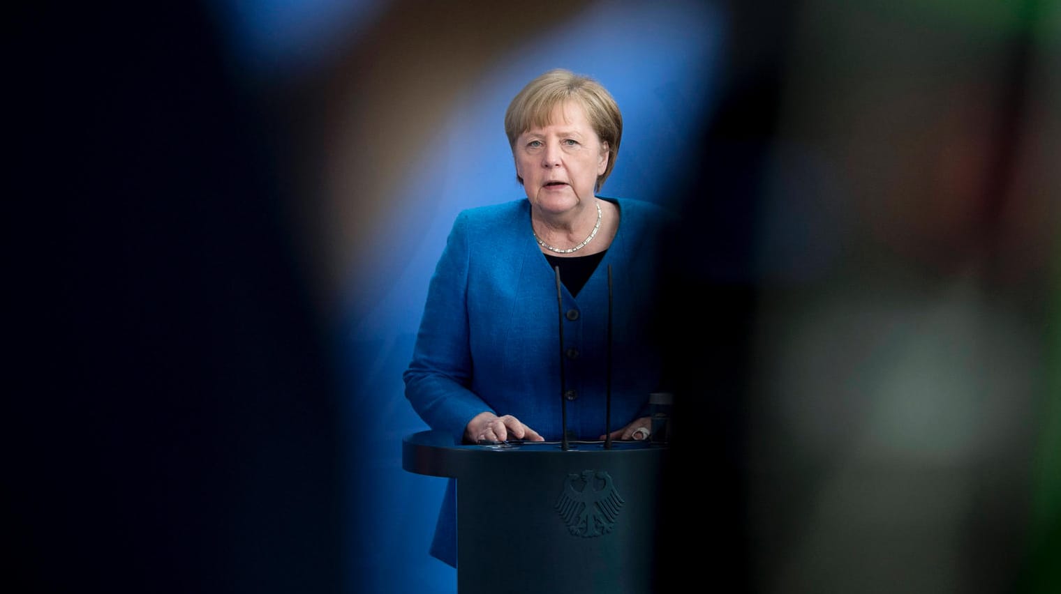 Angela Merkel auf einer Pressekonferenz: Die Bundesnotbremse hat auch die Dauerpräsenz der Kanzlerin ausgebremst.