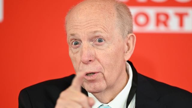 Hat einen klaren Wunschkandidaten für das Präsidentenamt beim DFB: Reiner Calmund. Hat einen klaren Wunschkandidaten für das Präsidentenamt beim DFB: Reiner Calmund.