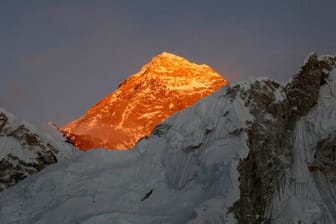 Viele Leichen werden nie vom Mount Everest geborgen.
