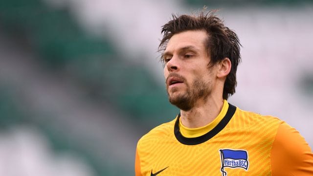 Hertha BSC und Torwart Rune Jarstein haben sich auf eine Vertragsverlängerung bis zum Sommer 2023 geeinigt. Hertha BSC und Torwart Rune Jarstein haben sich auf eine Vertragsverlängerung bis zum Sommer 2023 geeinigt.