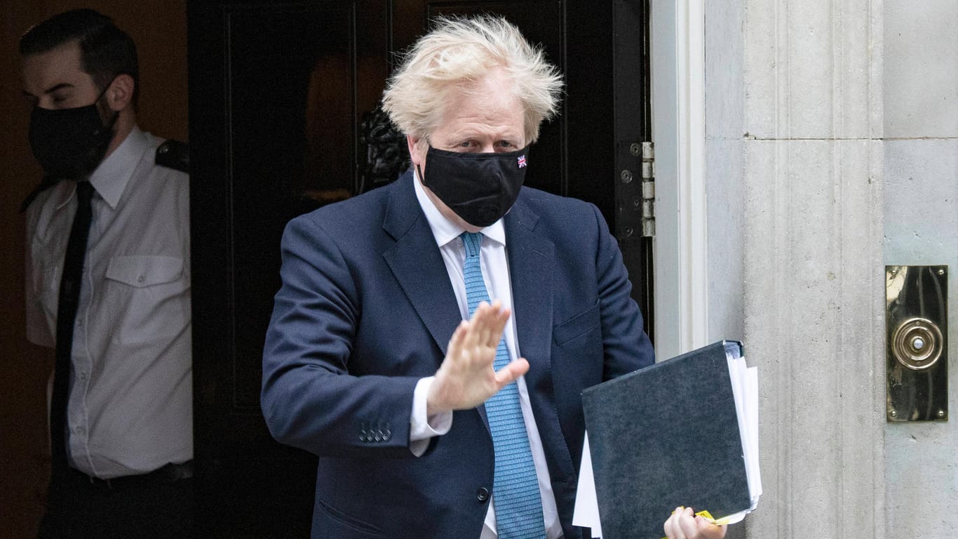 Boris Johnson: Der britische Premier hatte sich schon auf einen Besuch im Pub gefreut - kommt der jetzt doch erst später?