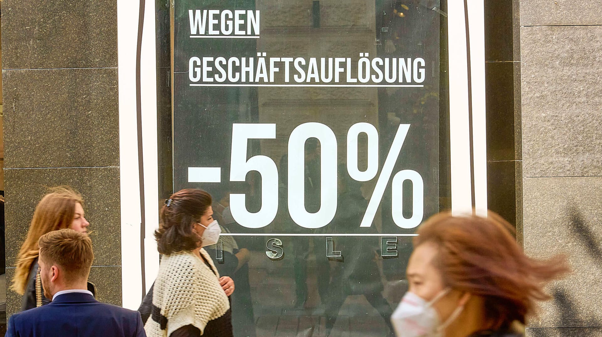 Rabatte wegen Geschäftsauflösungen (Symbolbild): Auch im Einzelhandel müssen sich kleinere Unternehmen auf mögliche Insolvenzen einstellen.