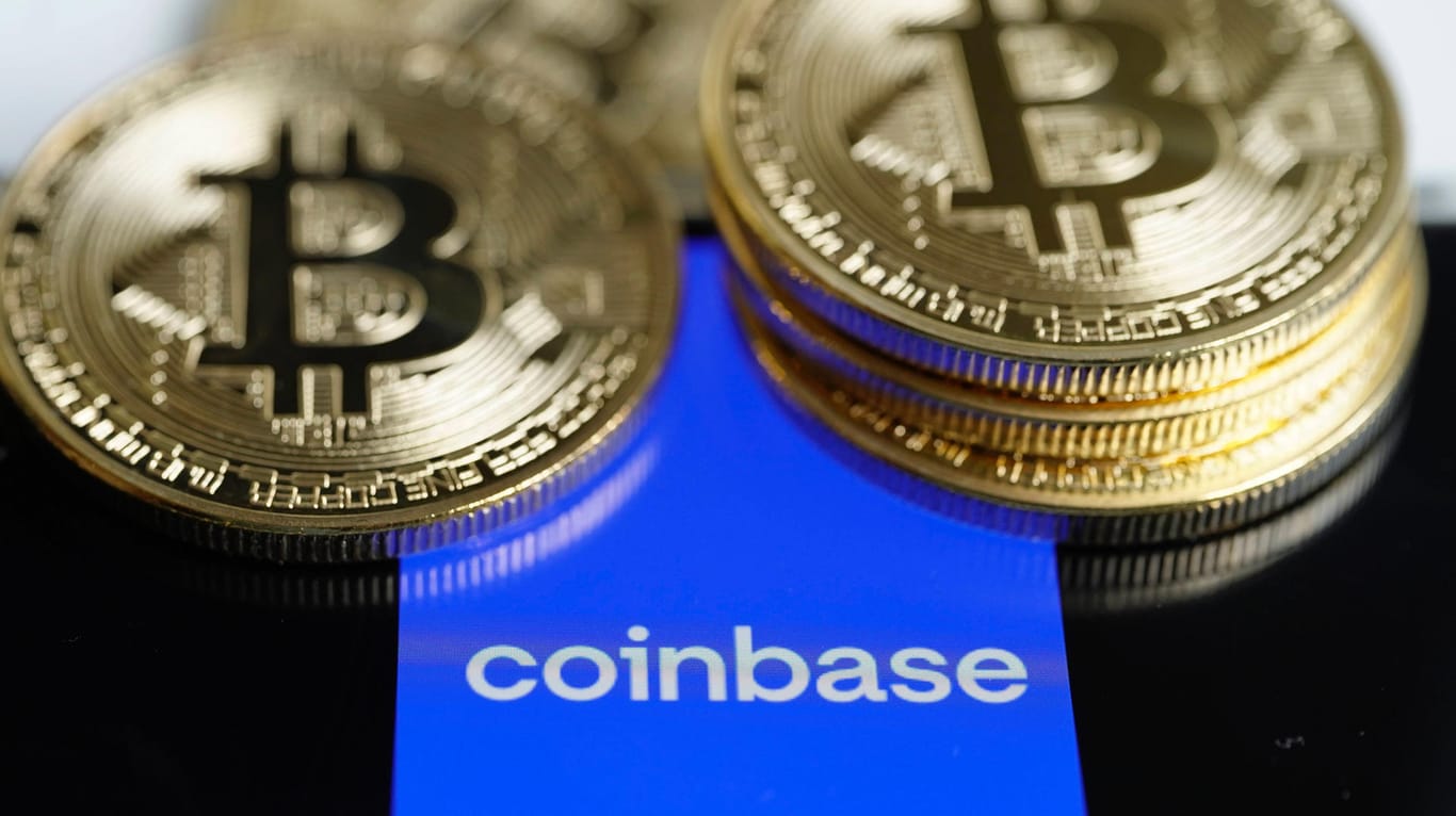 Das Logo von Coinbase (Symbolbild): Die Krypto-Börse ist für viele Anleger erste Anlaufstelle bei Investments in Bitcoin und Co.