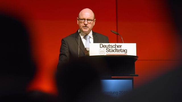 Markus Lewe (CDU) spricht bei einer Veranstaltung