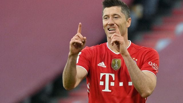 Braucht noch einen Treffer, um die 40-Tore-Marke zu brechen: Bayern-Torjäger Robert Lewandowski. Braucht noch einen Treffer, um die 40-Tore-Marke zu brechen: Bayern-Torjäger Robert Lewandowski.