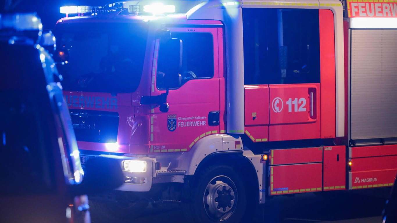 Feuerwehr (Symbolbild): Ein Kind musste von den Einsatzkräften aus seinem Toilettensitz befreit werden.