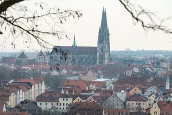Blick auf Regensburg mit dem Dom St.