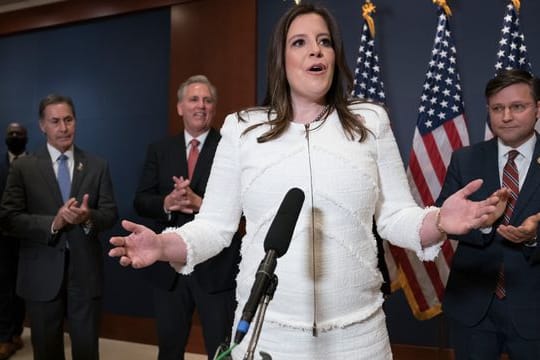 Elise Stefanik löst die Trump-Kritikerin Liz Cheney in der Fraktionsführung der Republikaner im US-Abgeordnetenhaus ab.