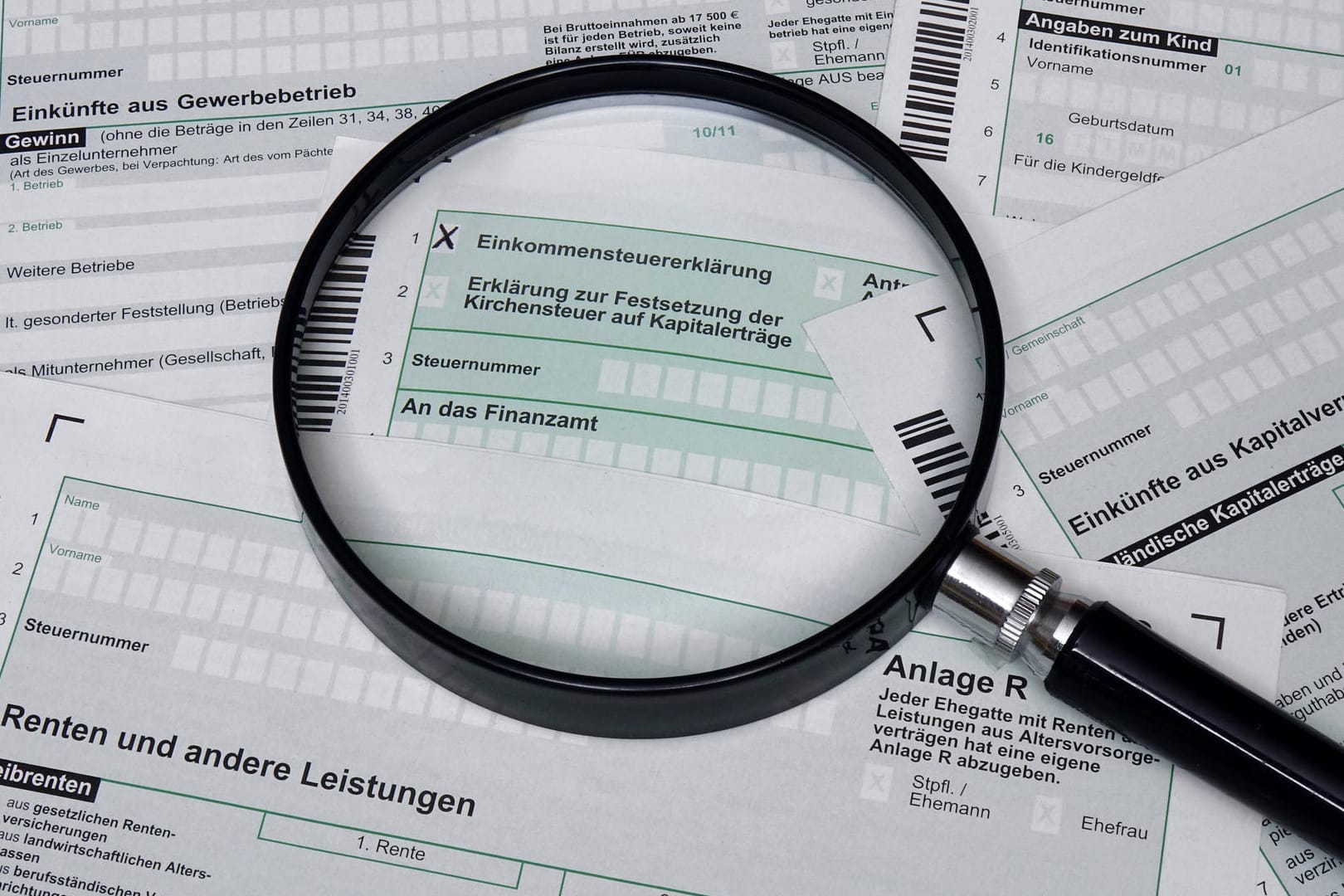 Die Steuererklärung: Die Bundesregierung plant offenbar, die Abgabefristen für das vergangene Jahr coronabedingt zu verlängern. Die Steuererklärung: Die Bundesregierung plant offenbar, die Abgabefristen für das vergangene Jahr coronabedingt zu verlängern.